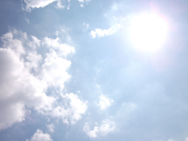 夏の太陽の写真画像