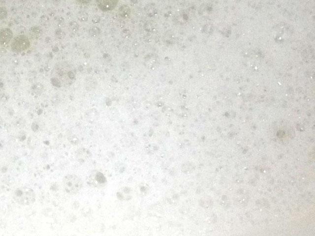洗剤の泡の写真画像